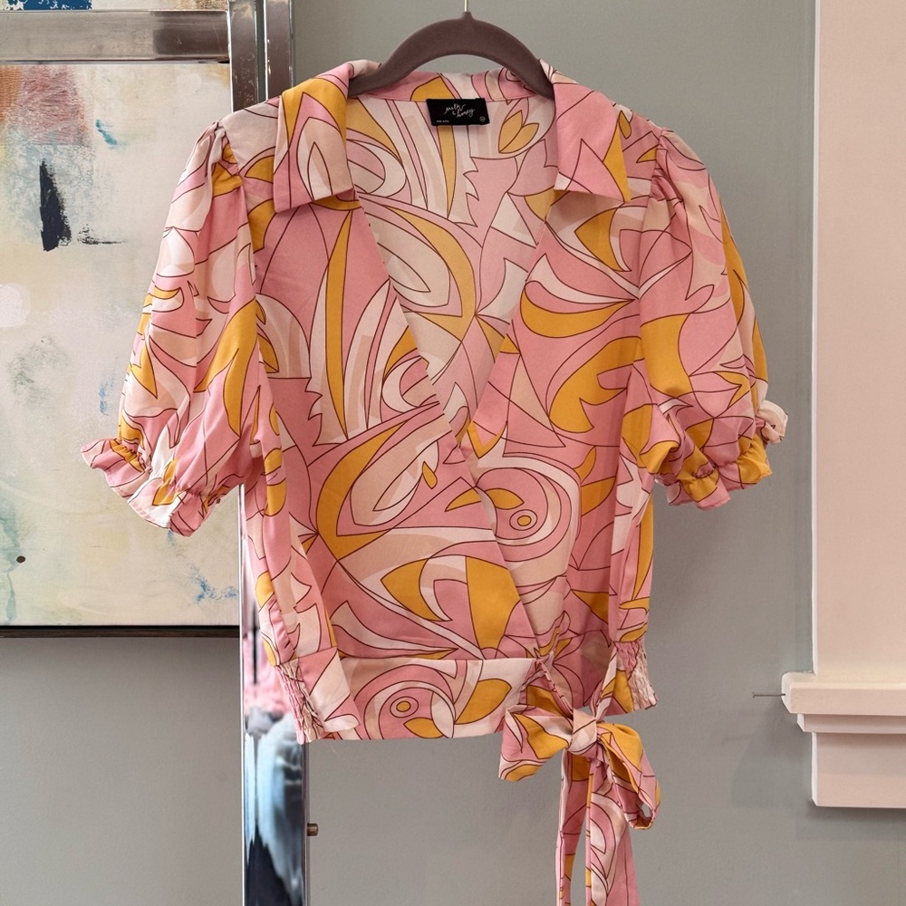 Milk and Honey Short Sleeve V Neck Blouse - Picture 1 of 7